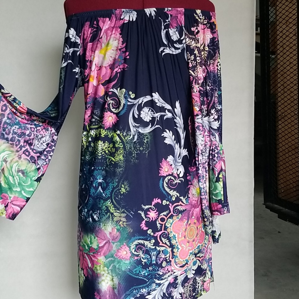 Dress - Picture 2 of 2